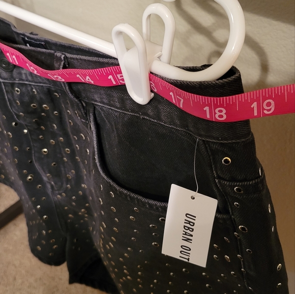 NWT Urban Outfitters BDG Black Embellished Mom Jean Shorts, 34 - Picture 5 of 7